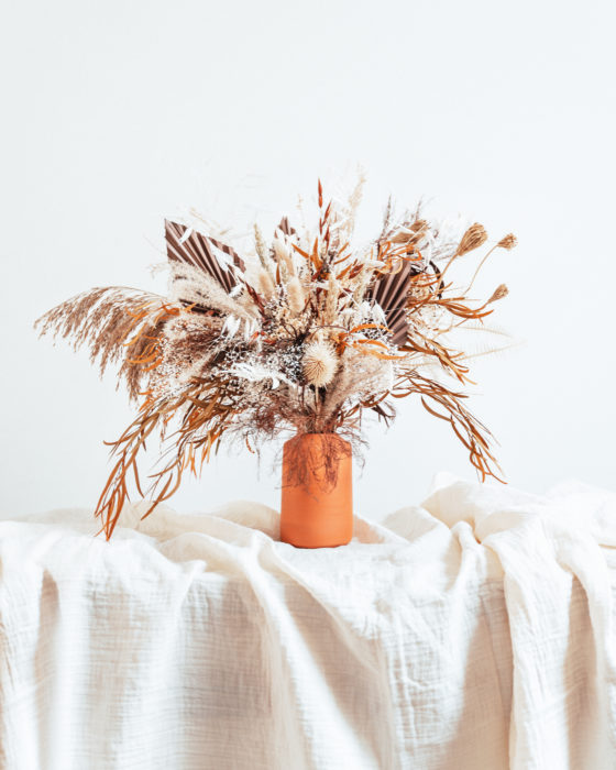 Bouquet de fleurs séchées gaia et son vase en grés
