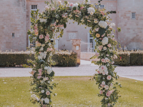 arche fleurie de mariage