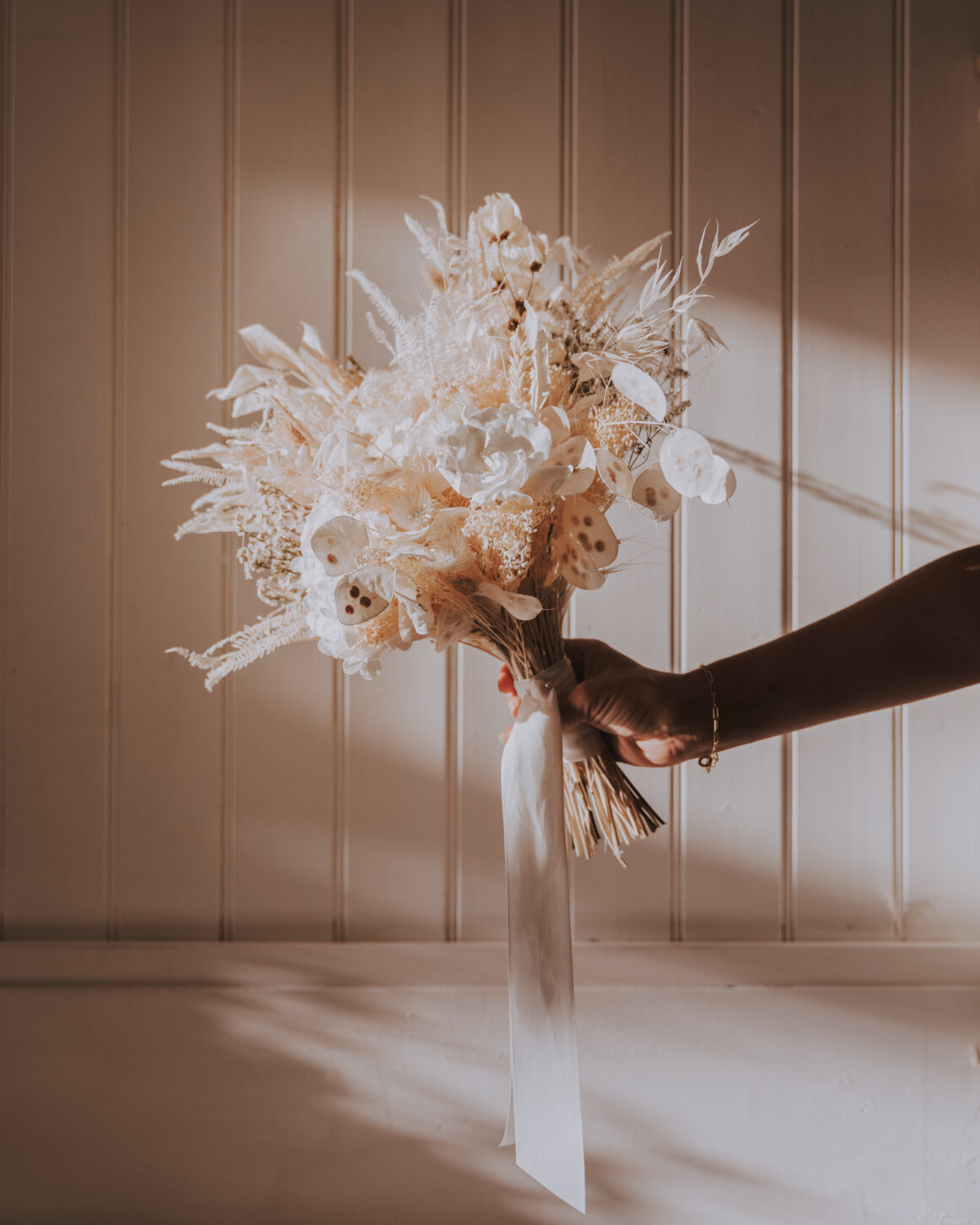 bouquet de mariée en fleurs séchées