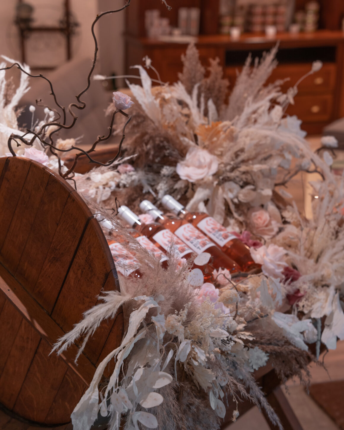Présentoir à bouteille fleuri