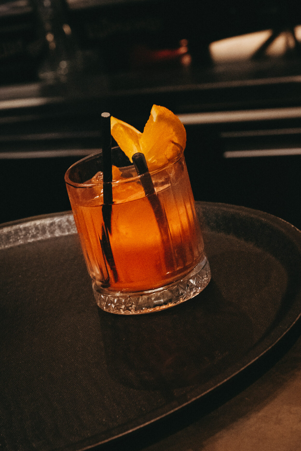 Cocktail aux agrumes servi au bar du restaurant A Mandria di Pigna en Balagne