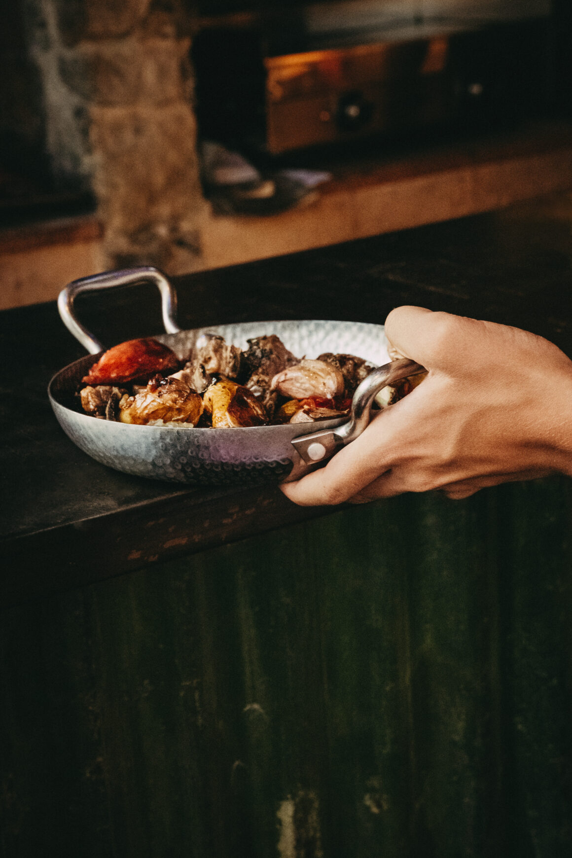 Plat préparé en cuisine au restaurant A Mandria di Pigna en Corse